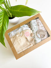 Load image into Gallery viewer, Gender Neutral Gift Hamper