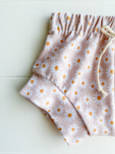 Load image into Gallery viewer, Shorties - Pink Daisy